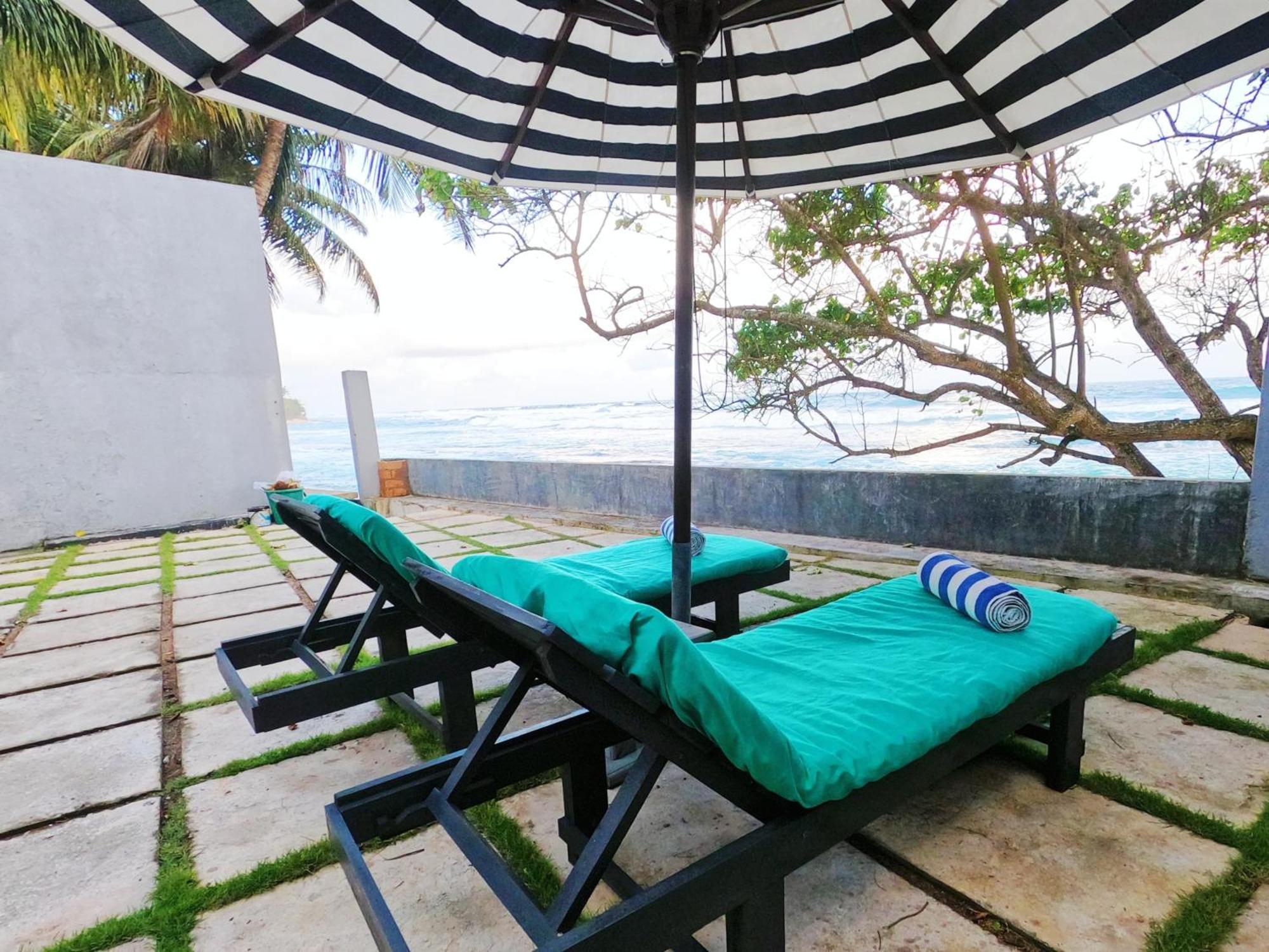 Villa Breeze Talpe 우나와투나 외부 사진