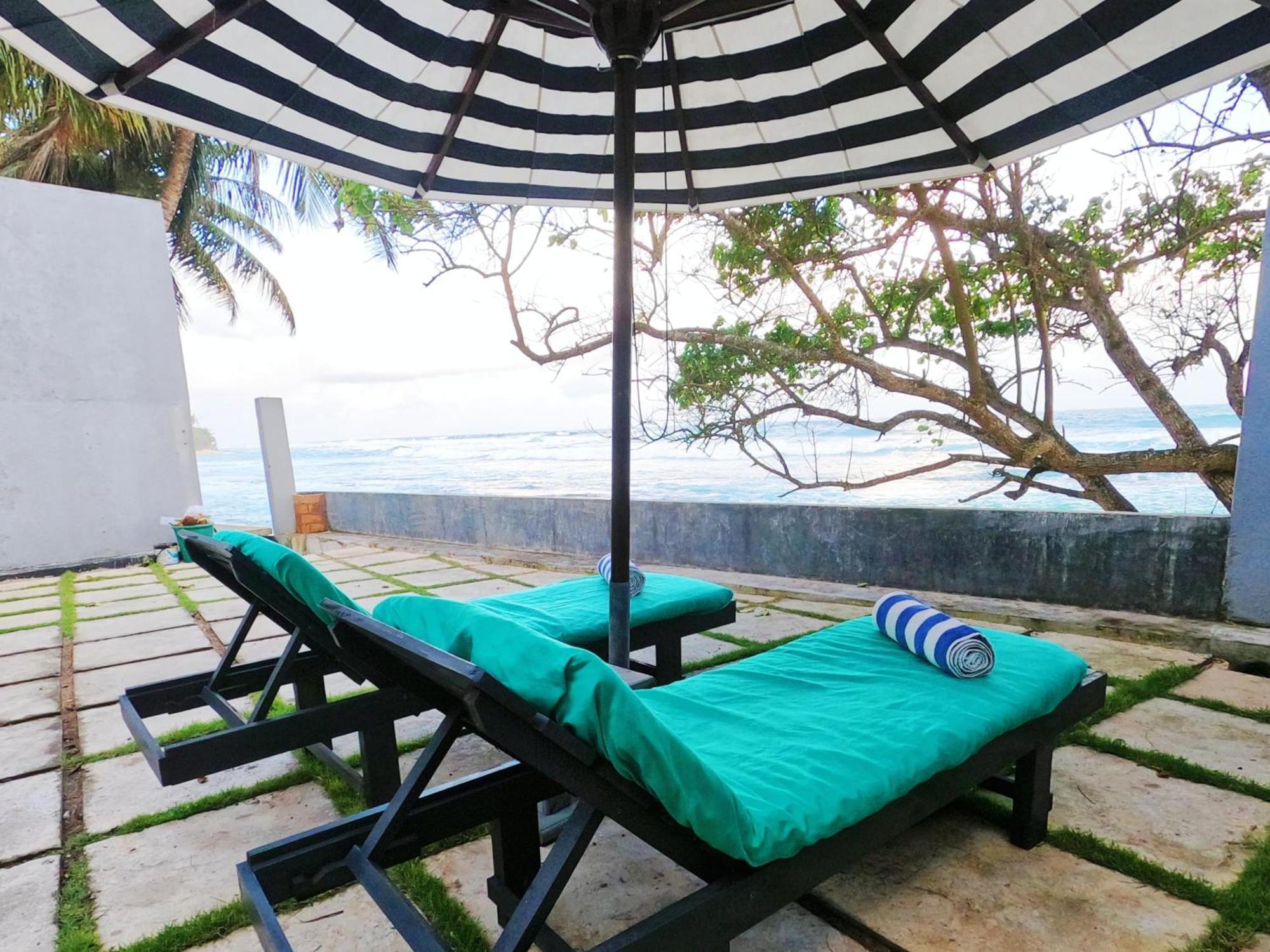 Villa Breeze Talpe 우나와투나 외부 사진